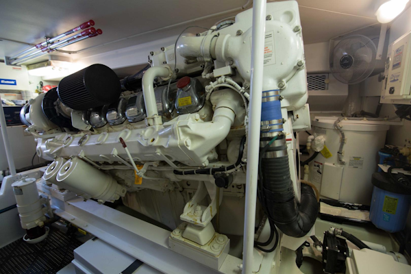 Viking-50 Express 2001-Tiger Six Bahamas-Viking 50  Tiger Six  Engine Room-1327410