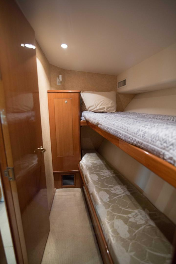Viking-50 Express 2001-Tiger Six Bahamas-Viking 50  Tiger Six  Guest Stateroom-1327375