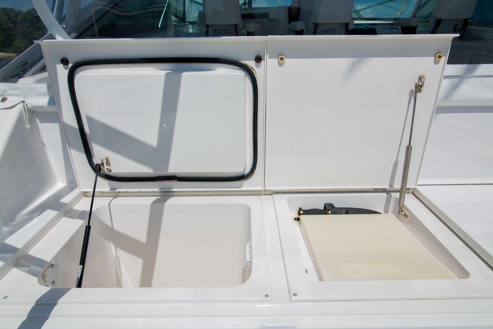 Viking-50 Express 2001-Tiger Six Bahamas-Viking 50  Tiger Six  Cockpit-1327402 | Thumbnail
