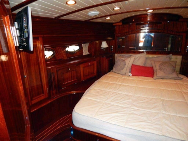 Windsor Craft-by Vicem Yacht 40 Hardtop 2009-Tally II Jacksonville-Florida-United States-Master Stateroom-1337765