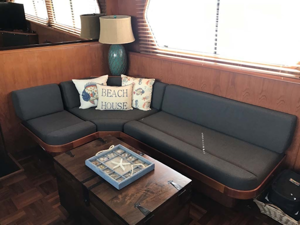 Aquarius-45 1988-Great Escape Coral Gables-Florida-United States-Salon Couch-1343593