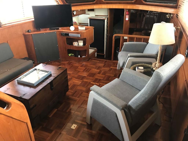 Aquarius-45 1988-Great Escape Coral Gables-Florida-United States-Salon Forward-1343591