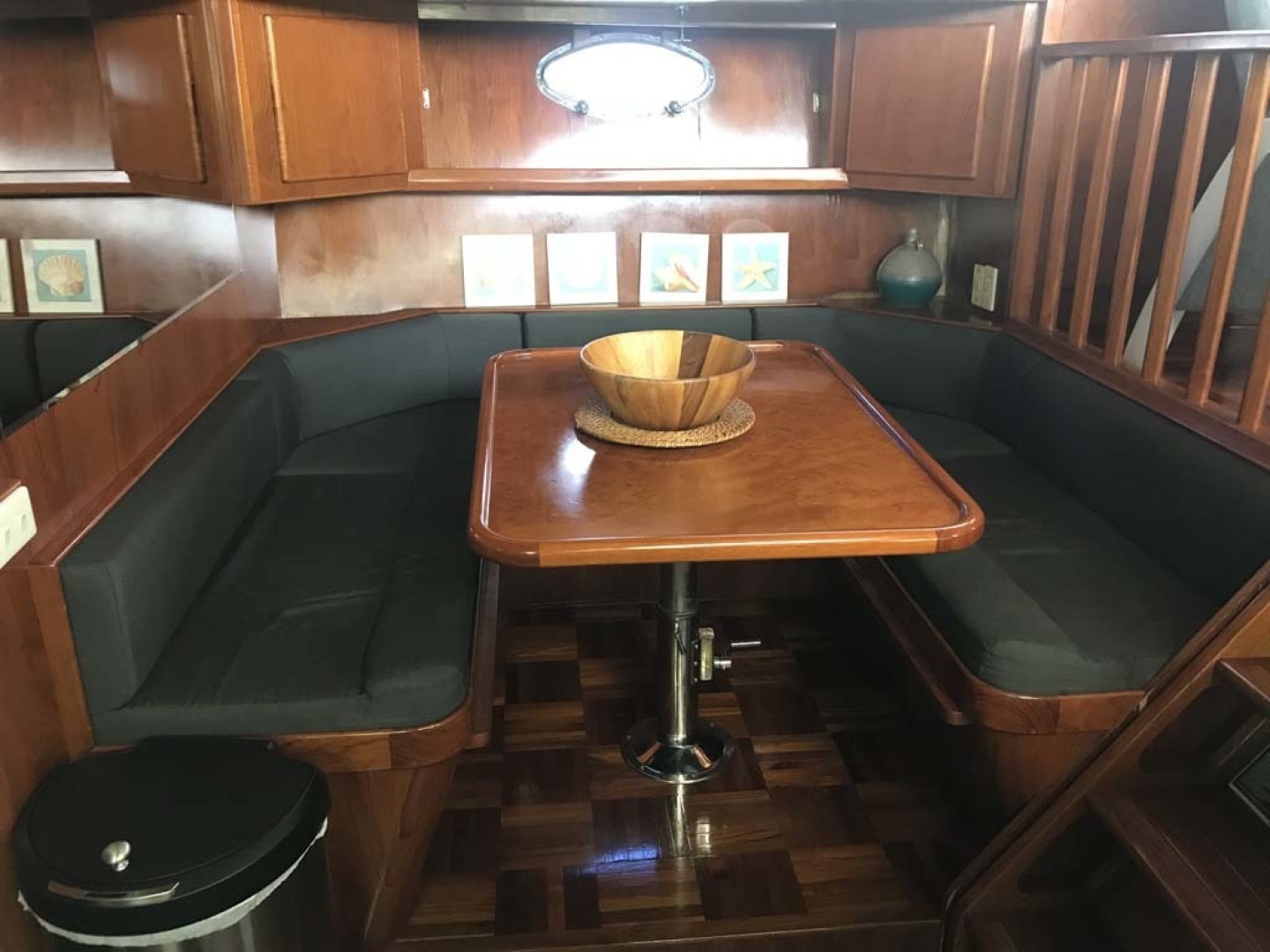 Aquarius-45 1988-Great Escape Coral Gables-Florida-United States-Settee-1343594 | Thumbnail
