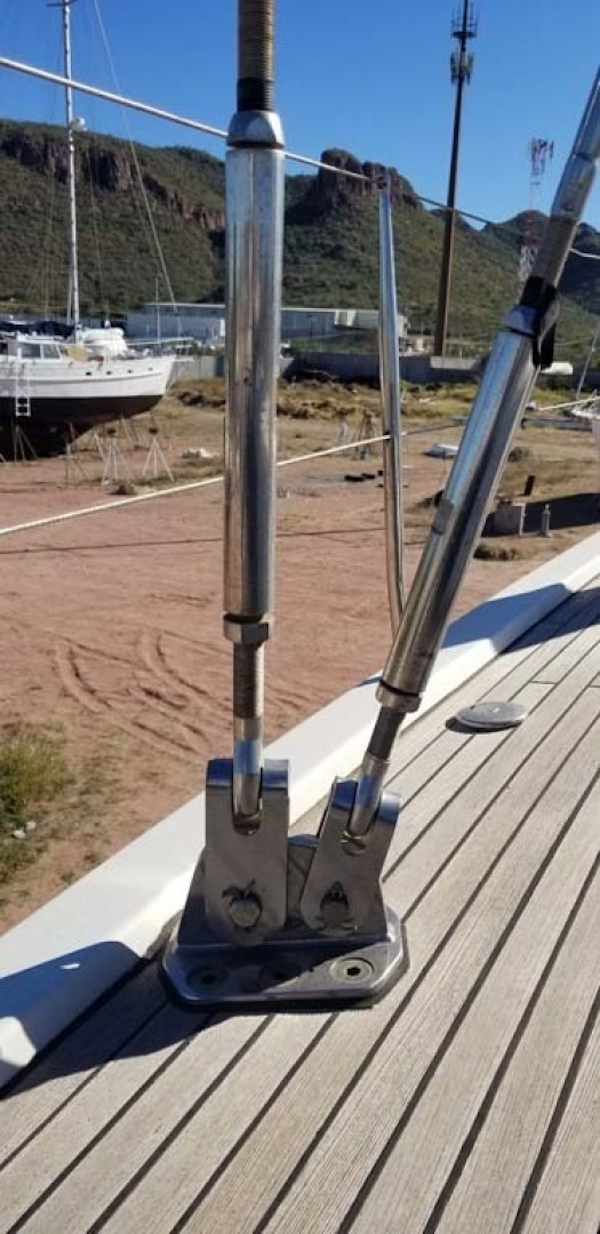 Hanse-540e 2008-Ouldary Las Playitas-Mexico-Stanchions-1344522