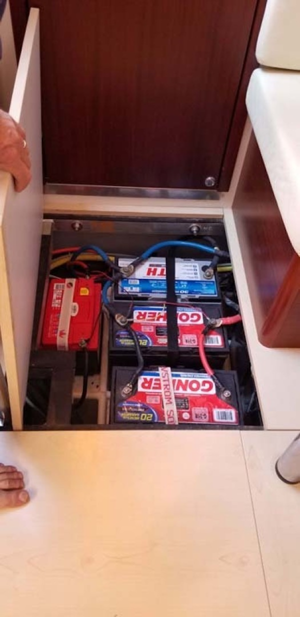 Hanse-540e 2008-Ouldary Las Playitas-Mexico-Batteries-1344518