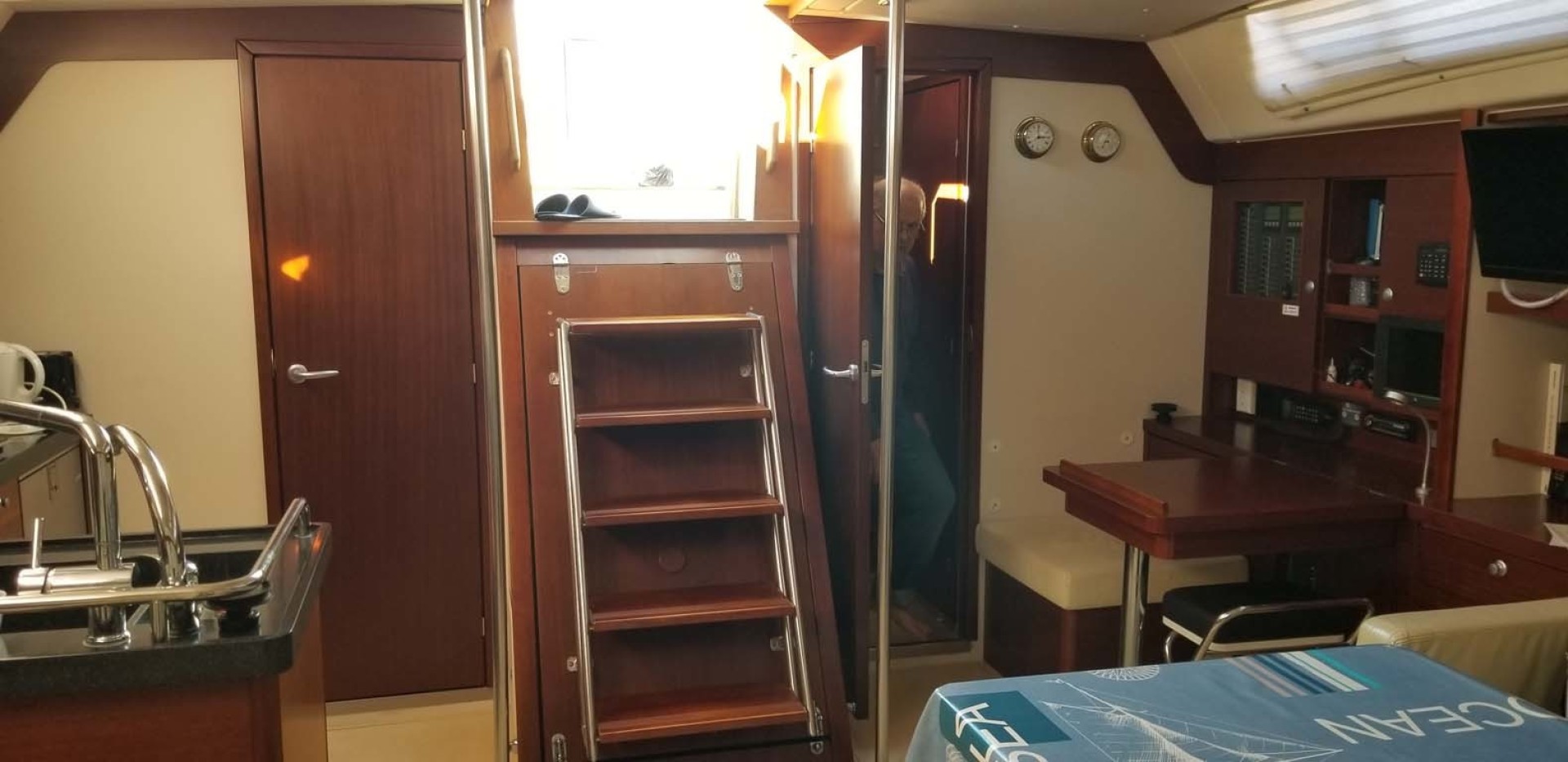 Hanse-540e 2008-Ouldary Las Playitas-Mexico-Cabin Entry-1344499 | Thumbnail