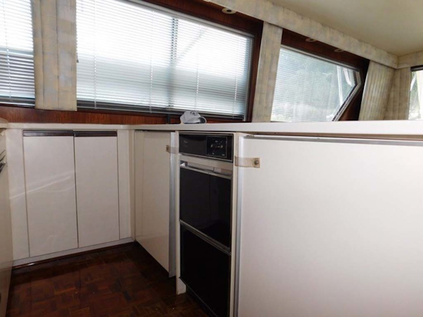 Hatteras-Sportfish 1990-Spindrift North Palm Beach-Florida-United States-Sub Zero Refrigerator Freezer And Ice Maker-1420030