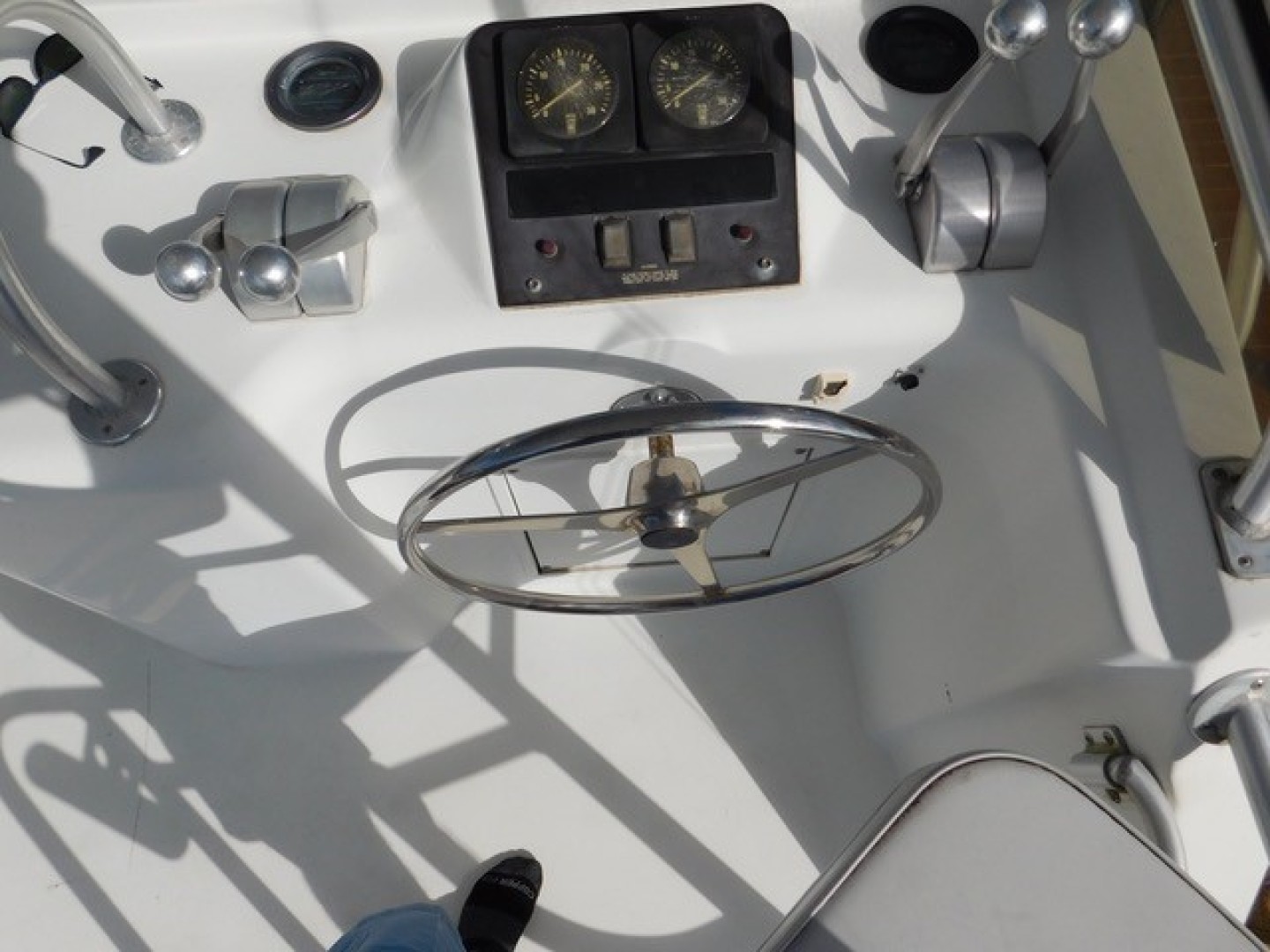 Hatteras-Sportfish 1990-Spindrift North Palm Beach-Florida-United States Back Down And Docking Controls Aft Starboard Side-1420008 | Thumbnail