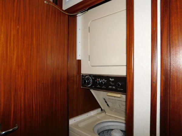 Hatteras-Sportfish 1990-Spindrift North Palm Beach-Florida-United States Washer And Dryer-1420032