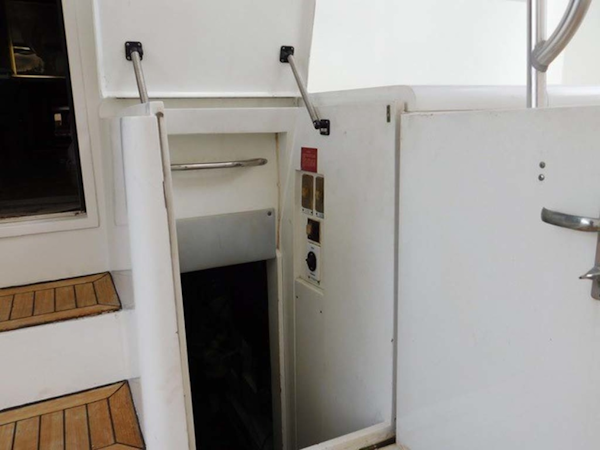 Hatteras-Sportfish 1990-Spindrift North Palm Beach-Florida-United States Engine Room Entrance-1420047