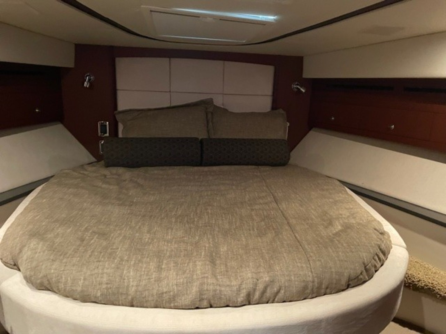 Meridian-541 Sedan 2012 -Buffalo-New York-United States-1815274 | Thumbnail