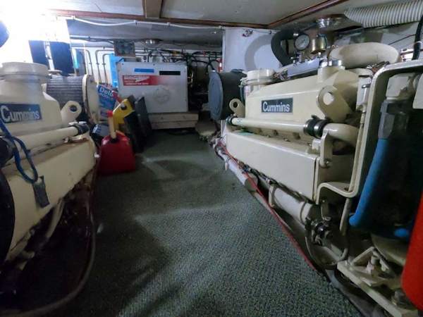 Ocean Alexander-MK I 1980-El Pescador Sequim-Washington-United States-Engine Room-1350038