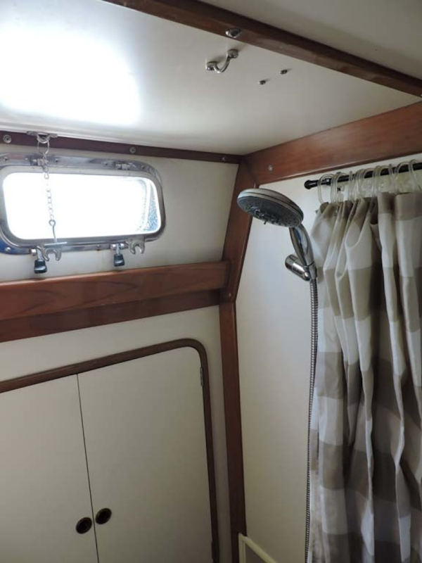 Tayana-48 1995-Lady Jennili Cape Canaveral-Florida-United States-Master Head Shower-1350667