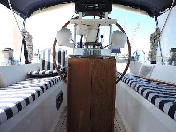 Tayana-48 1995-Lady Jennili Cape Canaveral-Florida-United States-Cockpit Helm Stand-1350698
