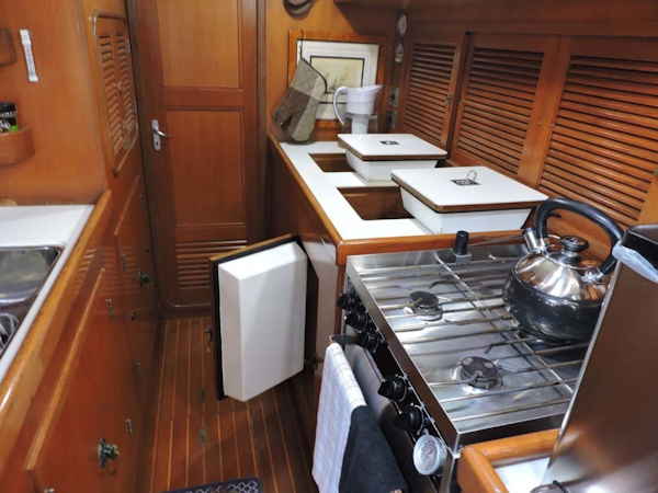 Tayana-48 1995-Lady Jennili Cape Canaveral-Florida-United States-Galley Fridge/Freezer-1350654