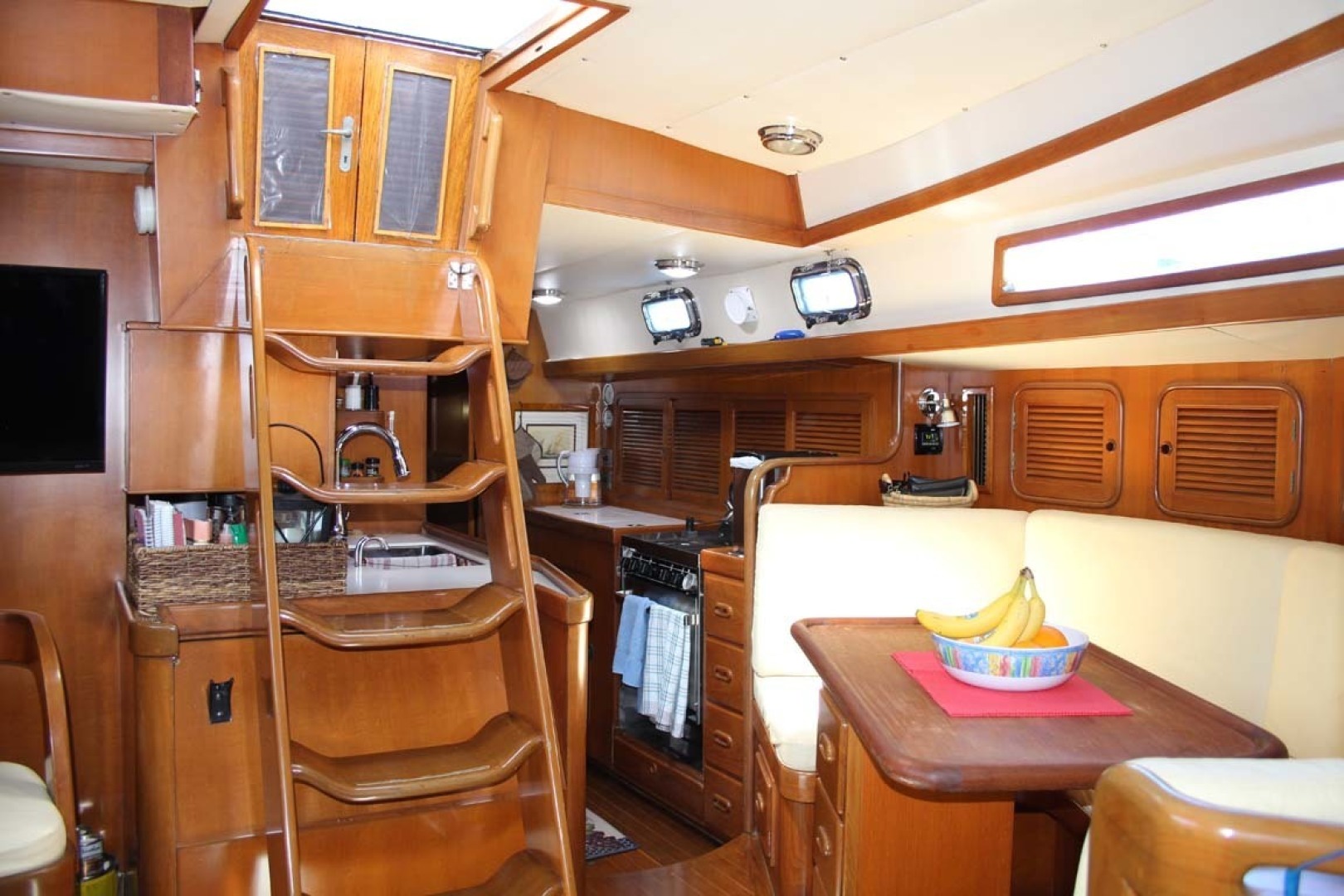 Tayana-48 1995-Lady Jennili Cape Canaveral-Florida-United States-Salon To Galley-1350652 | Thumbnail