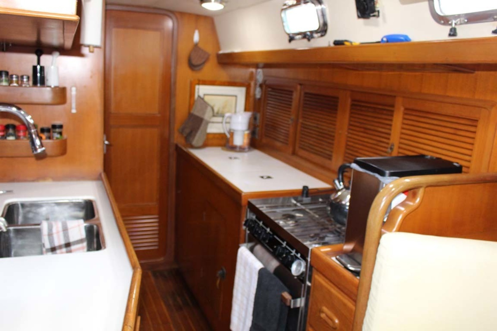 Tayana-48 1995-Lady Jennili Cape Canaveral-Florida-United States-Galley Stove-1350653 | Thumbnail