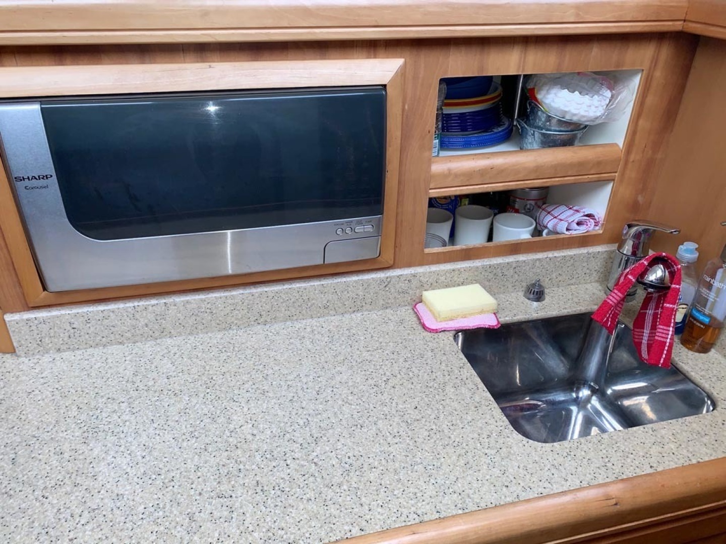 Mainship-Trawler 2007-LITTLE RED Seattle-Washington-United States-Galley Sink-1352030 | Thumbnail