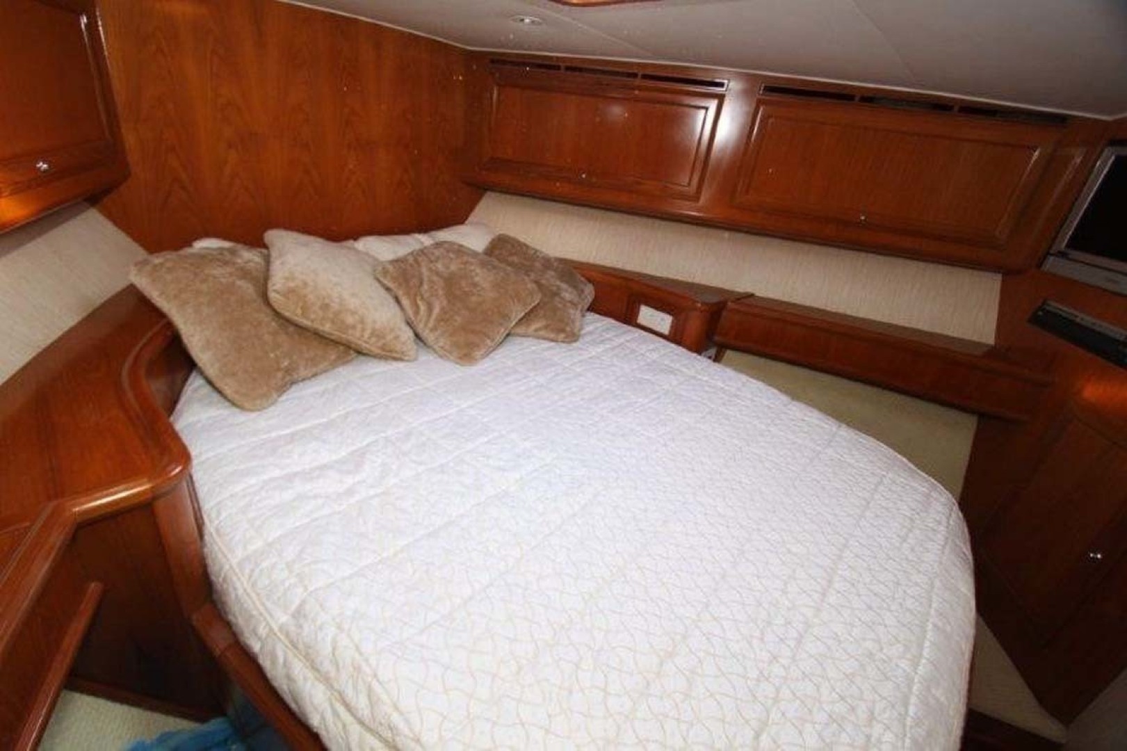 Donzi-R 58 Express 2004-Kaarmaa Stuart-Florida-United States-Forward Stateroom-1354517 | Thumbnail