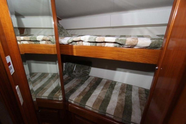 Donzi-R 58 Express 2004-Kaarmaa Stuart-Florida-United States-Guest Bunks-1354521