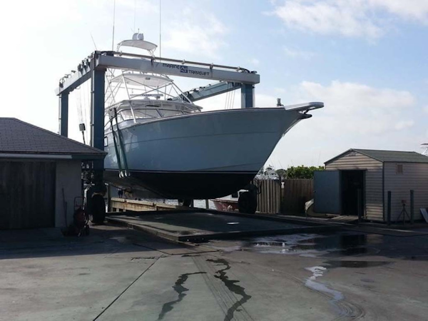 Donzi-R 58 Express 2004-Kaarmaa Stuart-Florida-United States-Hauled Out-1354531