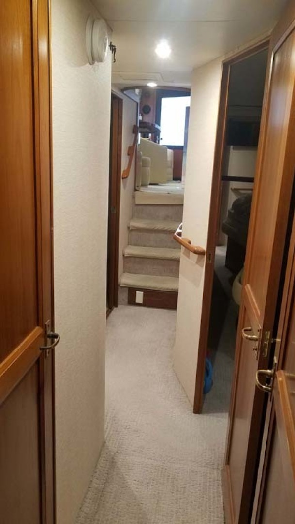 Ocean Yachts-Sportfish 1991-KelAnna East Greenwich-Rhode Island-United States-Companionway From VIP-1356196