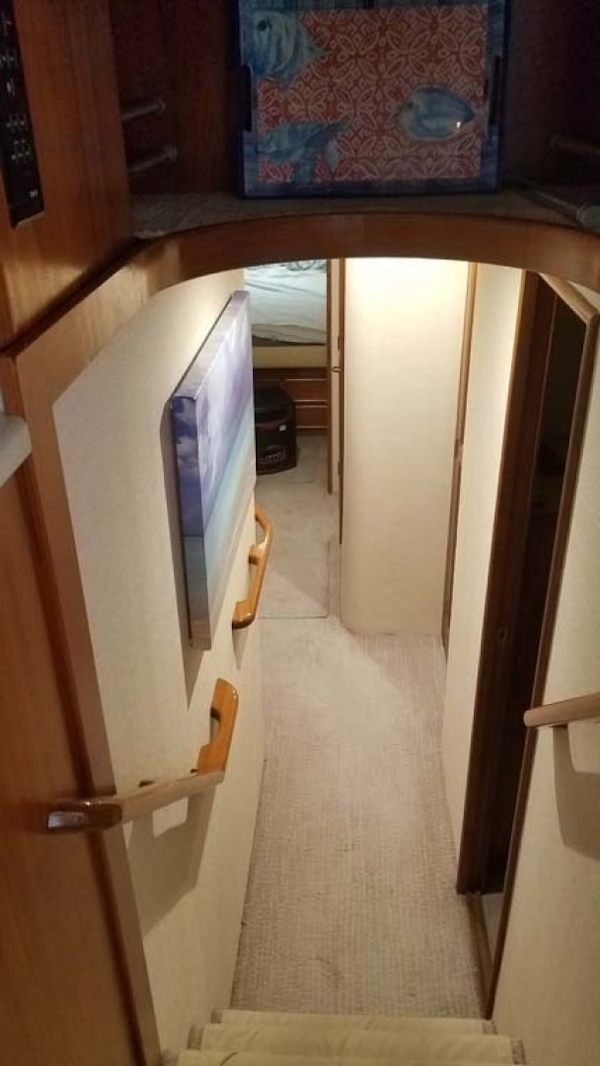 Ocean Yachts-Sportfish 1991-KelAnna East Greenwich-Rhode Island-United States-Companionway To Staterooms-1356185