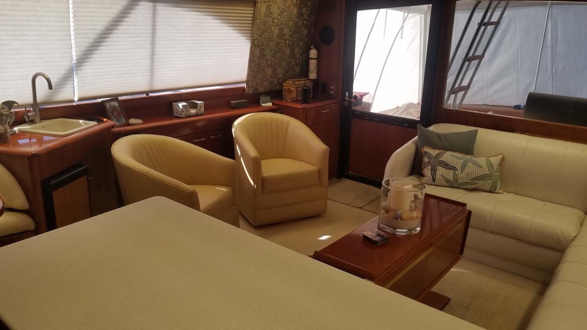 Ocean Yachts-Sportfish 1991-KelAnna East Greenwich-Rhode Island-United States-Salon To Stbd Aft-1356176 | Thumbnail