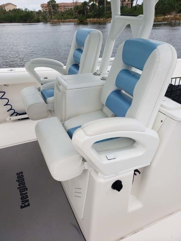 Everglades-350 CC 2011-Sea Predator Palm Beach Gardens-Florida-United States-Two Adjustable Helm Chairs And Small Center Console Box For Storage-1359628