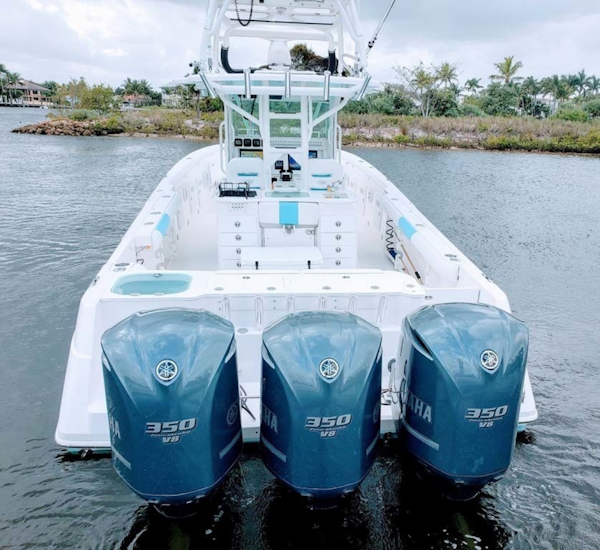 Everglades-350 CC 2011-Sea Predator Palm Beach Gardens-Florida-United States-Stern View With Triple 350 Yamaha-1359658
