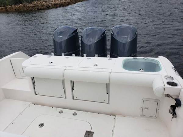 Everglades-350 CC 2011-Sea Predator Palm Beach Gardens-Florida-United States-Transom Live Well-1359648