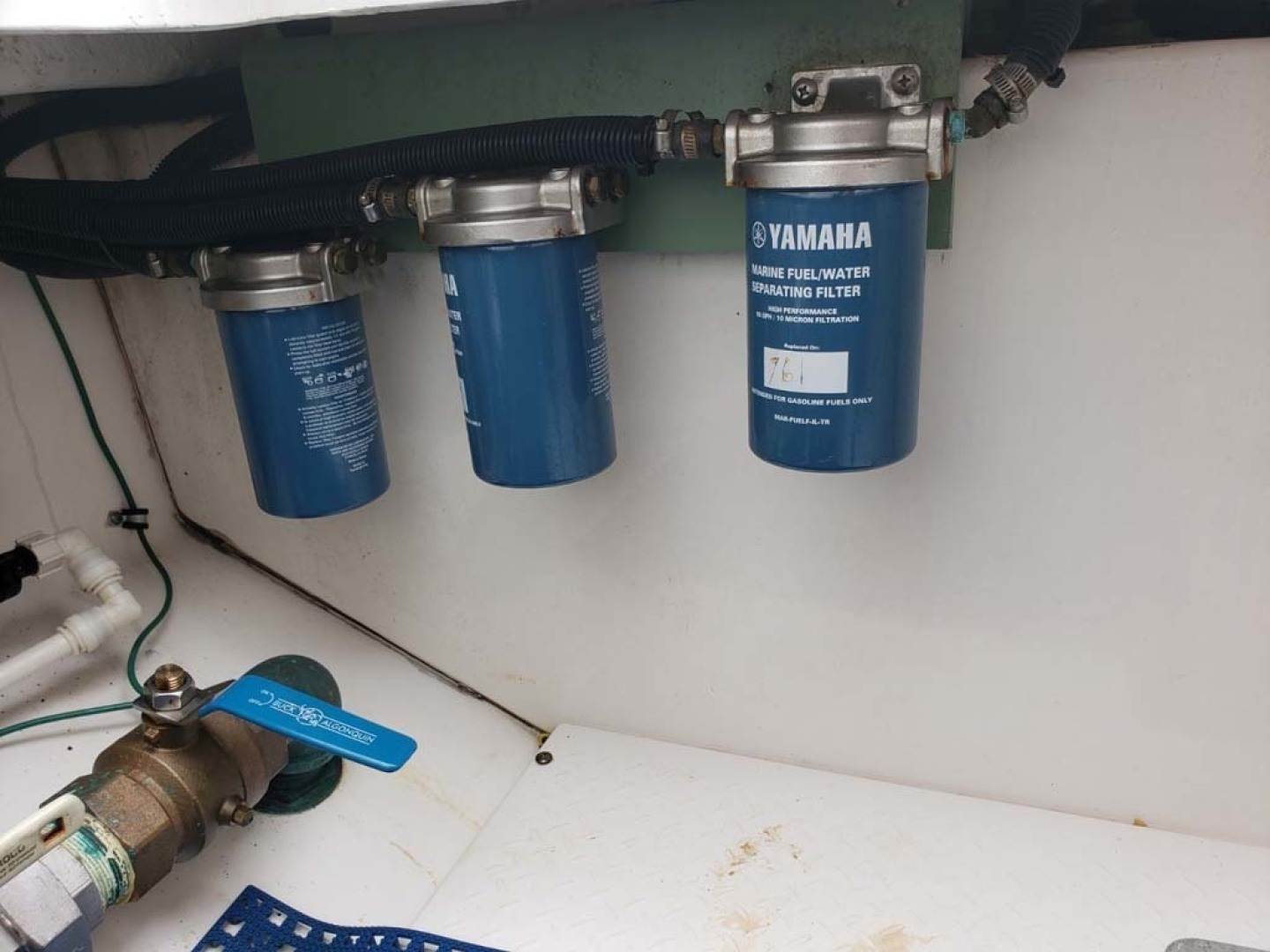 Everglades-350 CC 2011-Sea Predator Palm Beach Gardens-Florida-United States-Fuel Filters-1359656 | Thumbnail