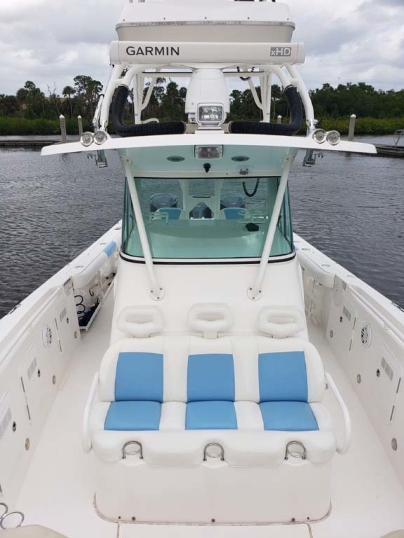 Everglades-350 CC 2011-Sea Predator Palm Beach Gardens-Florida-United States-Center Console Forward Seat-1359616 | Thumbnail
