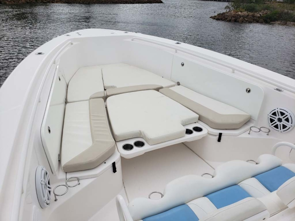 Everglades-350 CC 2011-Sea Predator Palm Beach Gardens-Florida-United States-Bow Seating And Lounging With Electric Pop Up Table For Picnicking-1359615