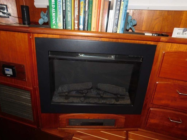 Californian-45 Aft Cabin Motor Yacht 1989-Last Tango Merritt Island-Florida-United States-Electric Fireplace-1367145