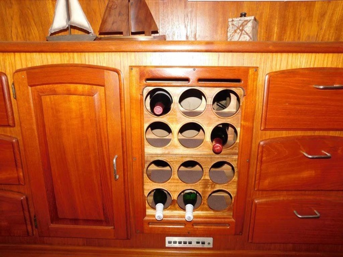 Californian-45 Aft Cabin Motor Yacht 1989-Last Tango Merritt Island-Florida-United States-Wine Rack-1367144 | Thumbnail