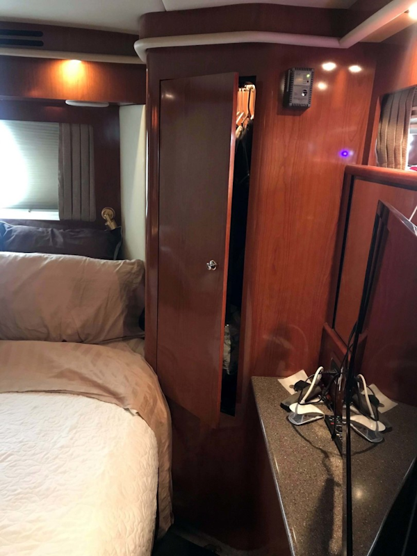 Sea Ray-480 Motor Yacht 2002-Fofo Fort Pierce-Florida-United States-Master Hanging Locker-1369019