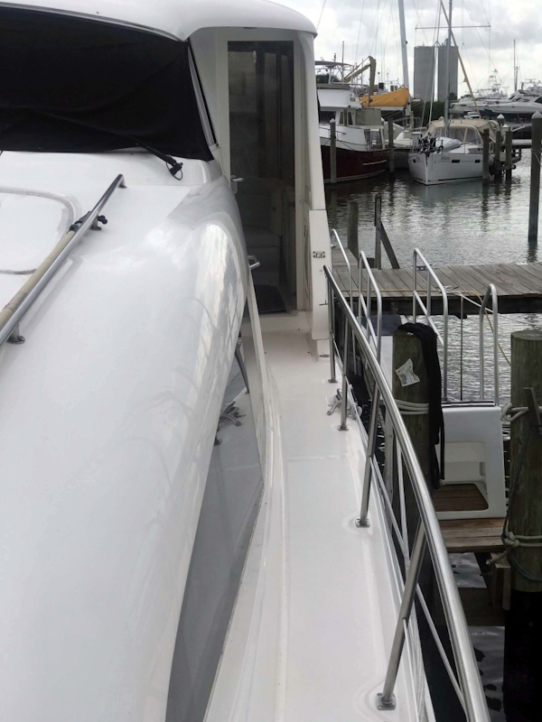 Sea Ray-480 Motor Yacht 2002-Fofo Fort Pierce-Florida-United States-Port Side Walkway-1369043