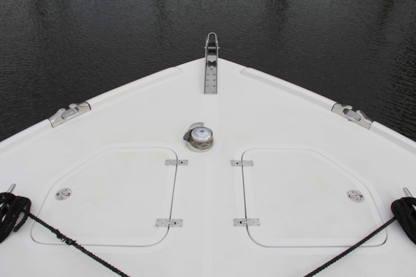 Vicem-Sportfish 2005 -Bradenton-Florida-United States-Bow And Windlass-1370850