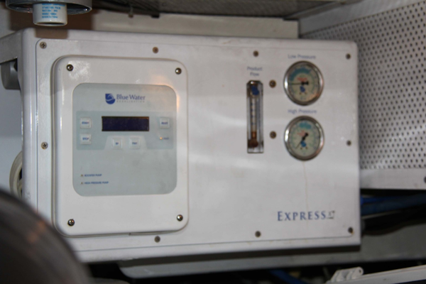 Vicem-Sportfish 2005 -Bradenton-Florida-United States-Engine Room-1370871
