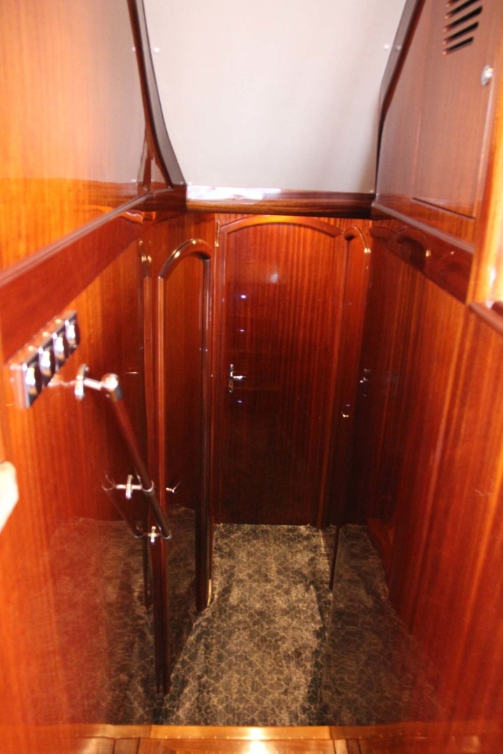 Vicem-Sportfish 2005 -Bradenton-Florida-United States-Hallway To Staterooms-1370838 | Thumbnail