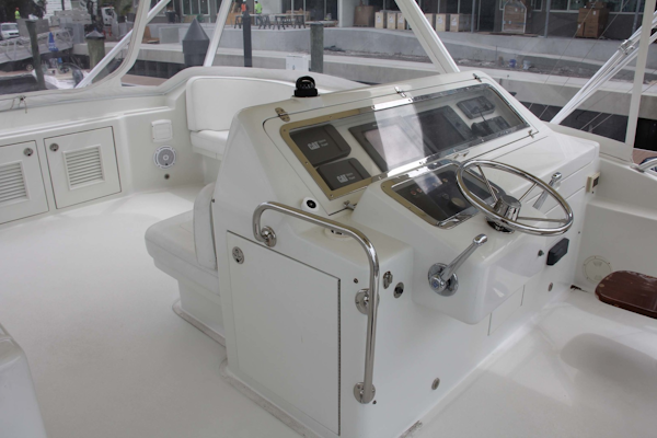 Vicem-Sportfish 2005 -Bradenton-Florida-United States-Flybridge Helm Area-1370857