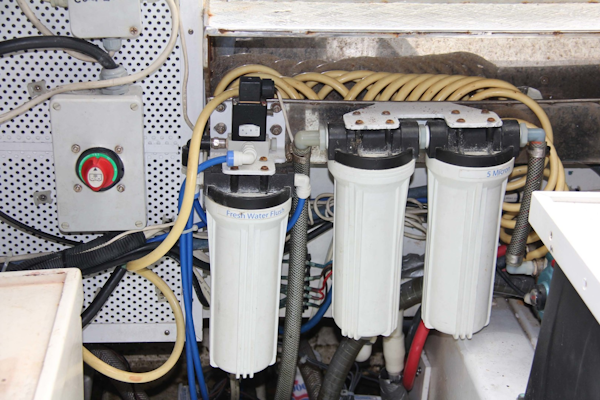 Vicem-Sportfish 2005 -Bradenton-Florida-United States-Engine Room-1370872
