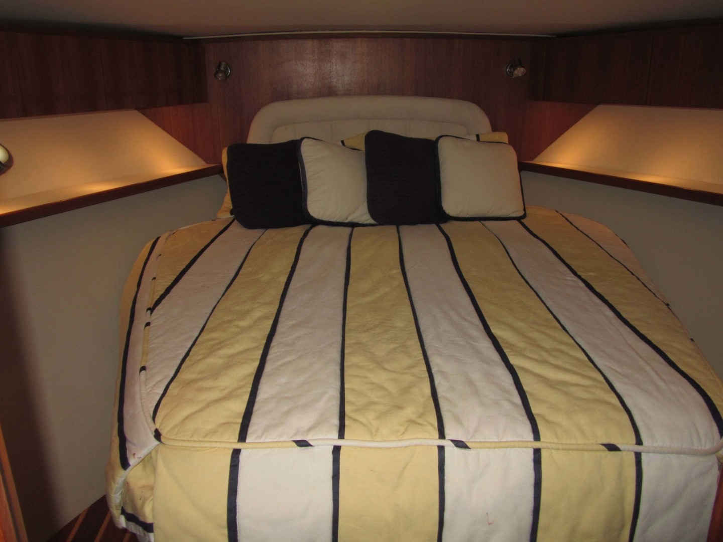 Tiara Yachts-3800 Open 2007-Fast Forward Gulfport-Florida-United States-Master Queen-1392999 | Thumbnail