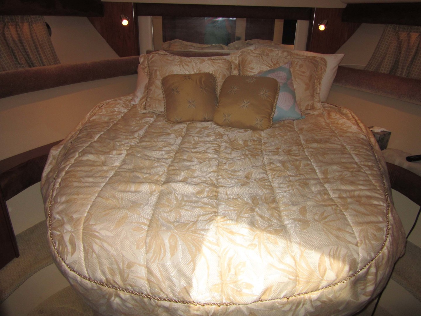 Meridian-391 Sedan 2006 -Treasure Island-Florida-United States-Guest Stateroom-1396630 | Thumbnail