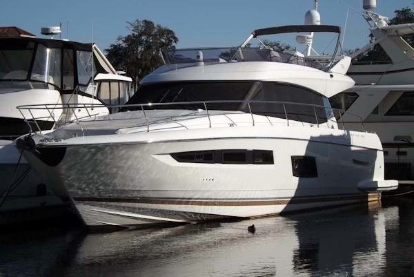 Prestige-550 2014-Last Run Mount Pleasant-South Carolina-United States-Port Bow Profile-1411814