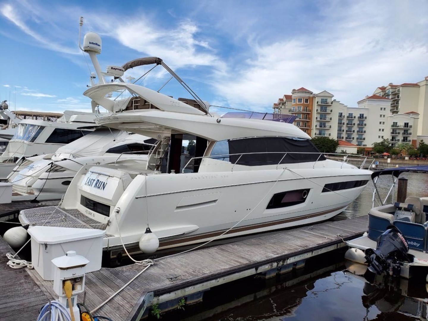 Prestige-550 2014-Last Run Mount Pleasant-South Carolina-United States-Starbaord Aft Profile-1417404 | Thumbnail