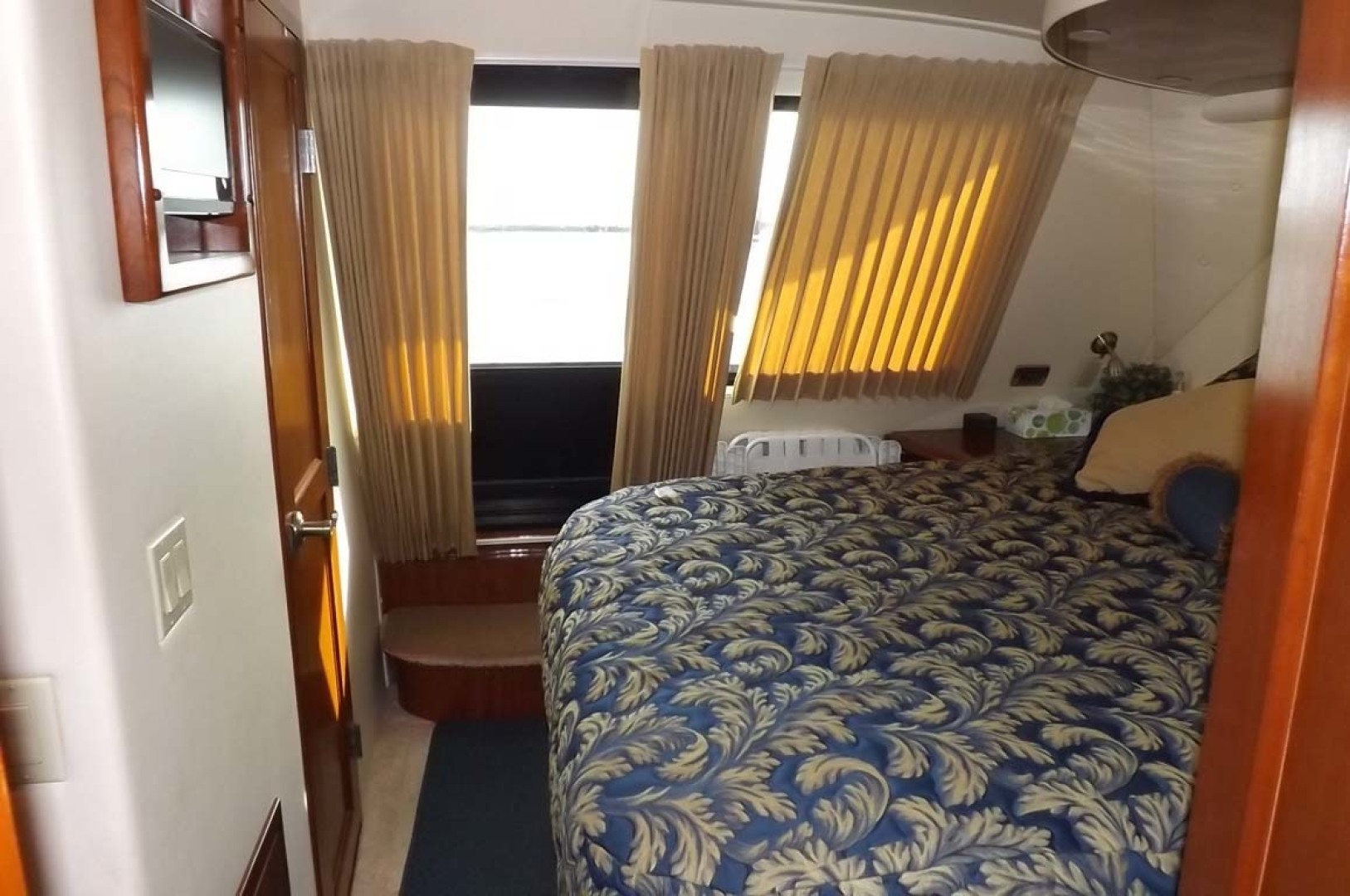 Bluewater Yachts-5200 2006-PROUD MARY Mount Pleasant-South Carolina-United States-Master Stateroom-1412943 | Thumbnail