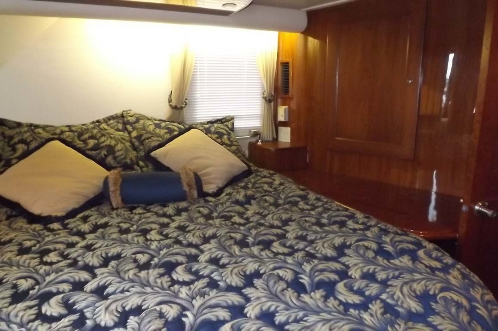 Bluewater Yachts-5200 2006-PROUD MARY Mount Pleasant-South Carolina-United States-Master Stateroom-1412946 | Thumbnail
