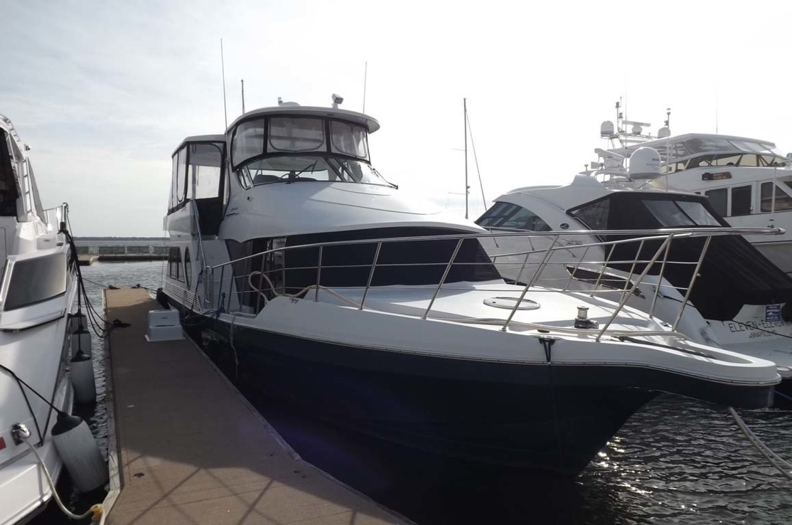 Bluewater Yachts-5200 2006-PROUD MARY Mount Pleasant-South Carolina-United States-\Starboard Bow-1412955 | Thumbnail